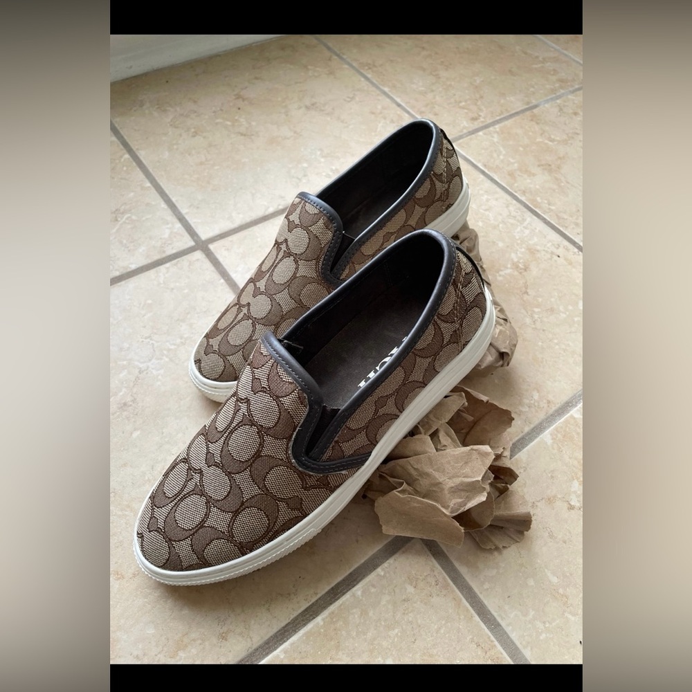Shoes - Picture 4 of 6